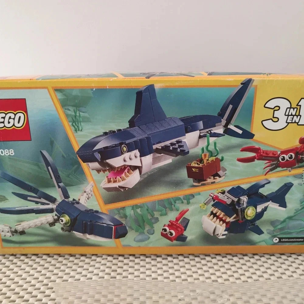 Lego Creator 3-in-1 Bundle: Deep Sea Creatures & Build Your Own Bag - Picture 4 of 4